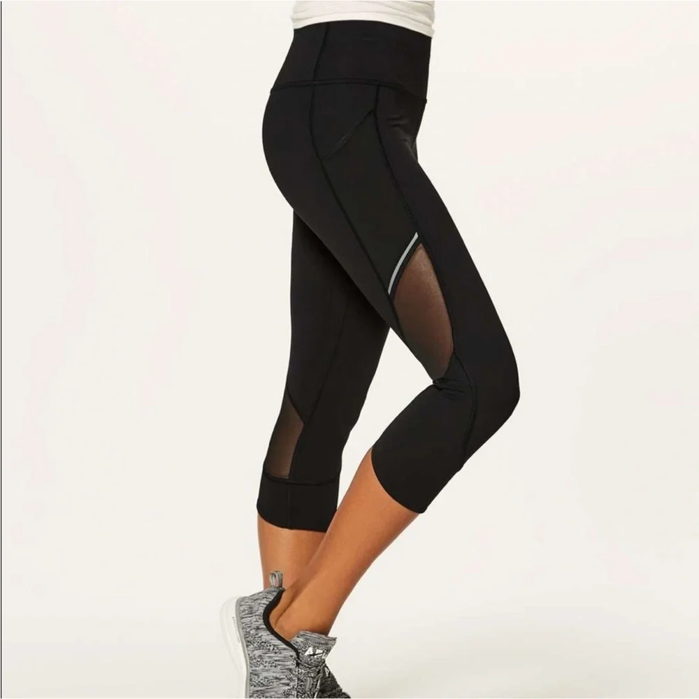 Lululemon Home Stretch Black Mesh Panel Cropped Leggings Size 6 - Picture 2 of 16